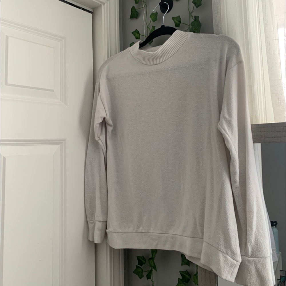 (DONATED) White turtleneck